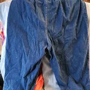 Dark blue denim capri with stretch waist